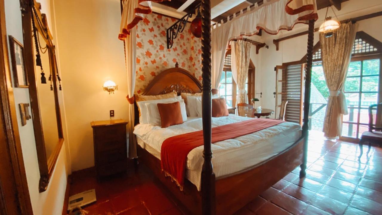 Tropicana Castle Dive Resort Powered By Cocotel Puerto Galera Eksteriør bilde