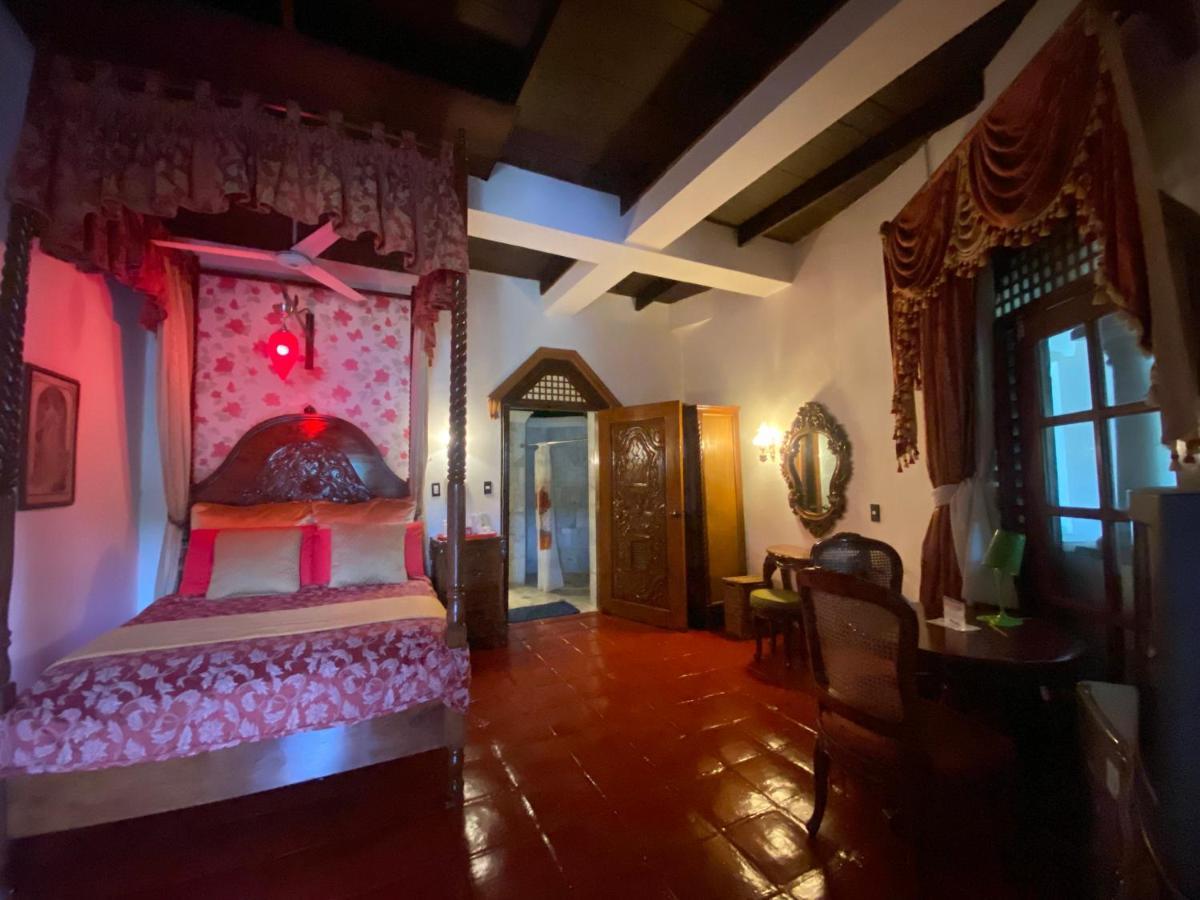 Tropicana Castle Dive Resort Powered By Cocotel Puerto Galera Eksteriør bilde