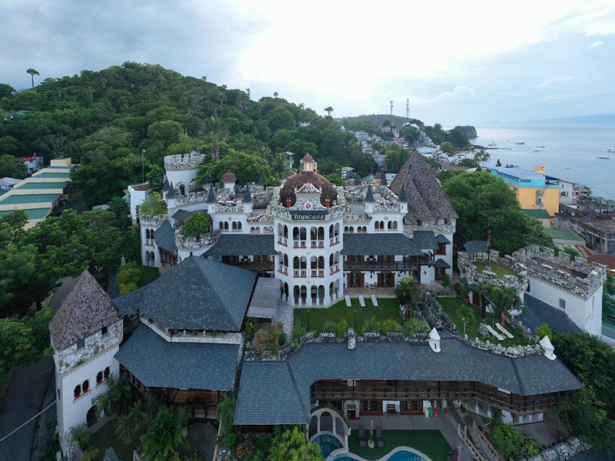 Tropicana Castle Dive Resort Powered By Cocotel Puerto Galera Eksteriør bilde